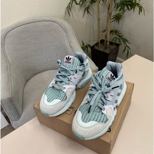 Adidas women’s Torsion size US 7 in good condition
